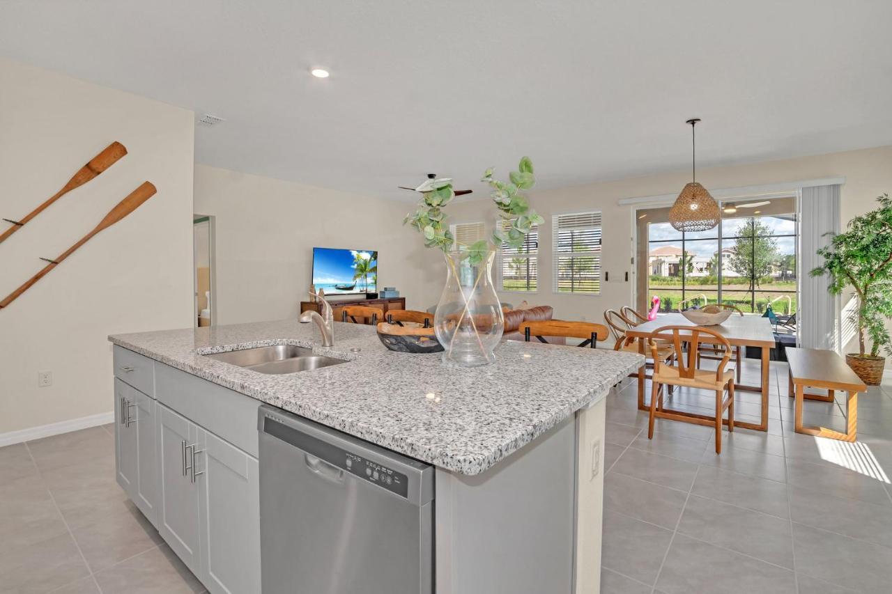 Pool-Jacuzzi Villa 6B Near Disney Davenport! Exterior photo